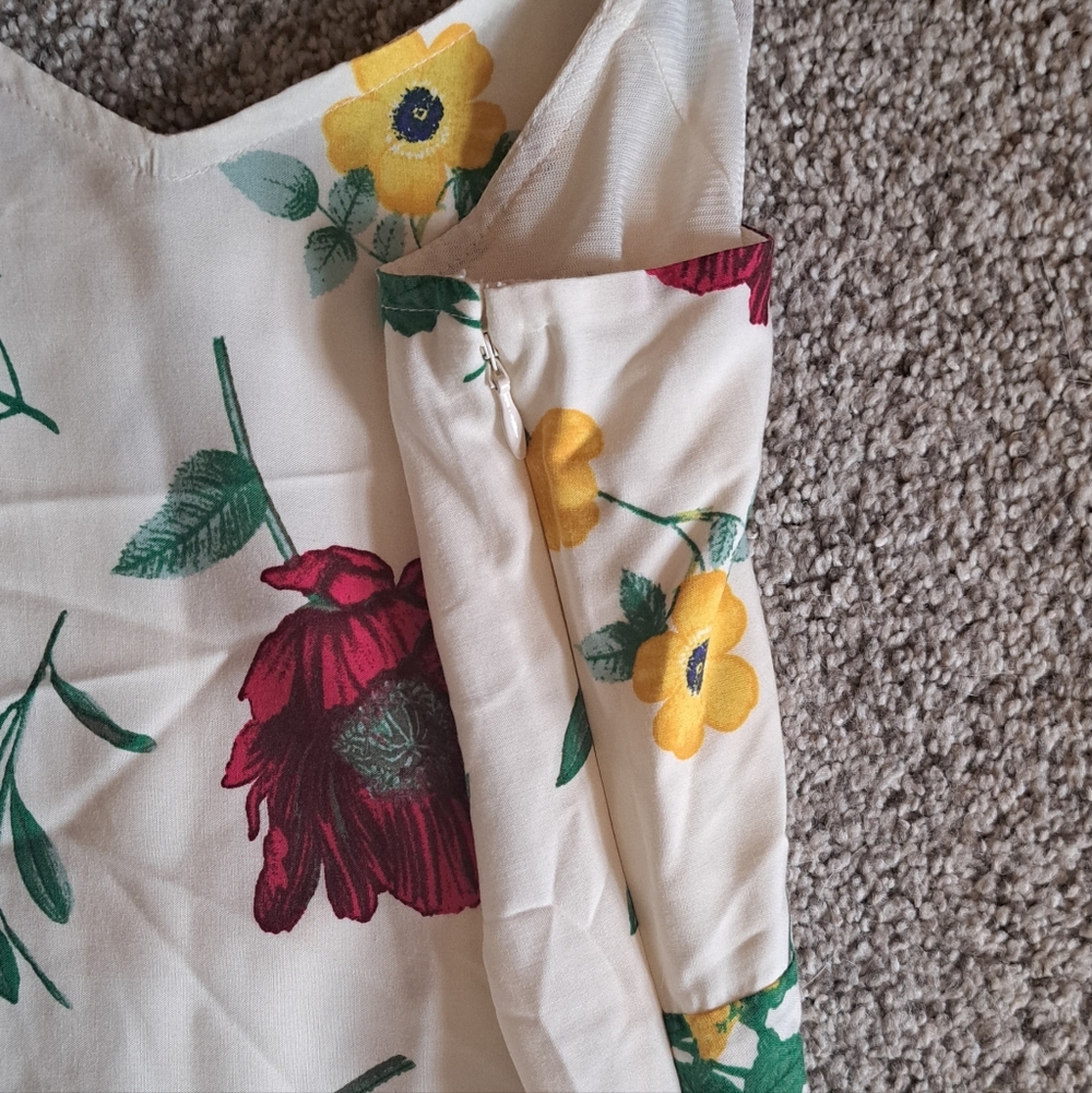 NWOT Old Navy Spaghetti Strap White Floral Dress Women's Size Medium - Picture 7 of 9
